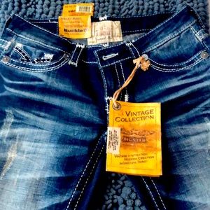 Big Star Sweet Boot jeans size 28R.